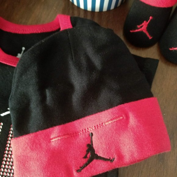 Jordan Baby Bodysuit Gift Set - Picture 6 of 7